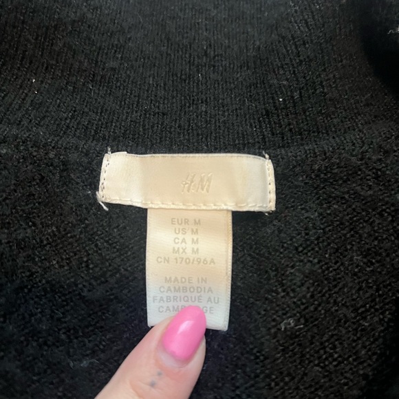 H&M Knit Collared Sweater - Picture 2 of 2